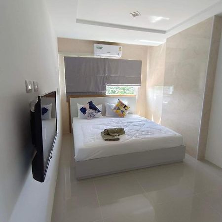 Trio Gems Condo, Pattaya Thailand ジョムティエンビーチ エクステリア 写真