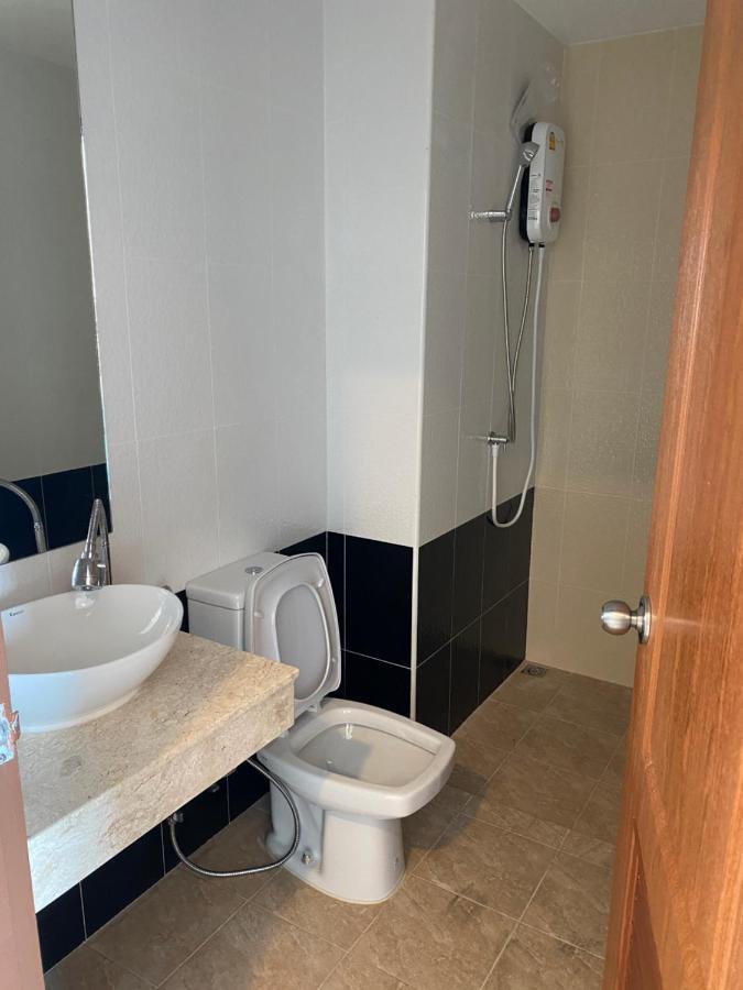 Trio Gems Condo, Pattaya Thailand ジョムティエンビーチ エクステリア 写真