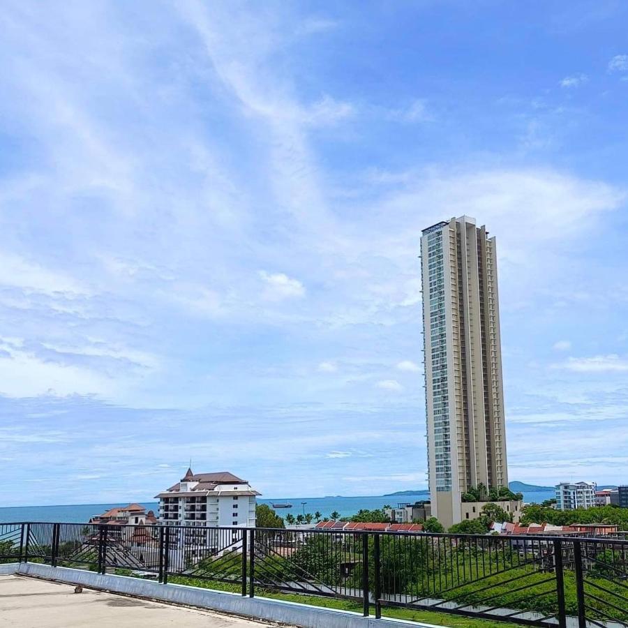 Trio Gems Condo, Pattaya Thailand ジョムティエンビーチ エクステリア 写真
