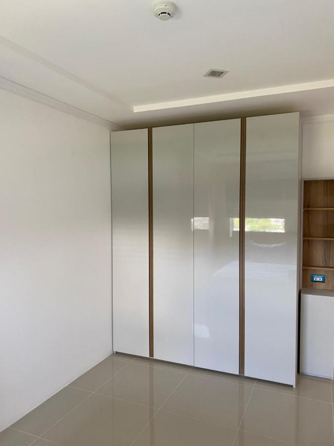 Trio Gems Condo, Pattaya Thailand ジョムティエンビーチ エクステリア 写真