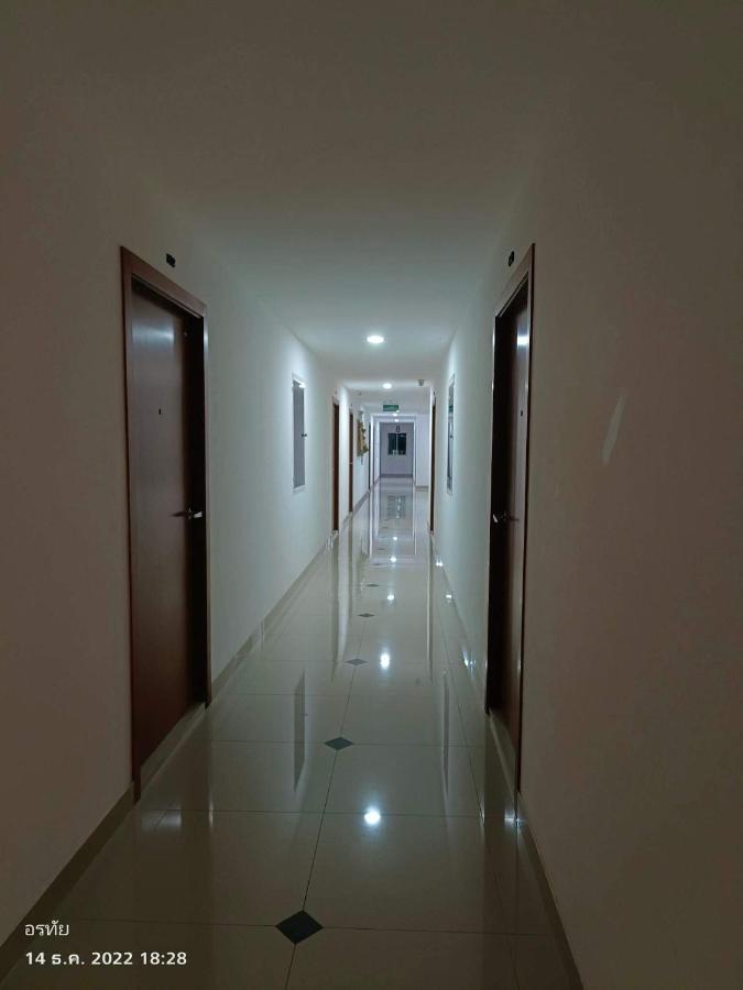 Trio Gems Condo, Pattaya Thailand ジョムティエンビーチ エクステリア 写真
