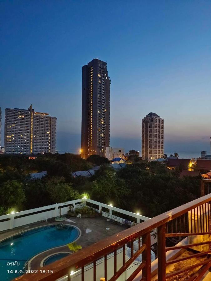 Trio Gems Condo, Pattaya Thailand ジョムティエンビーチ エクステリア 写真