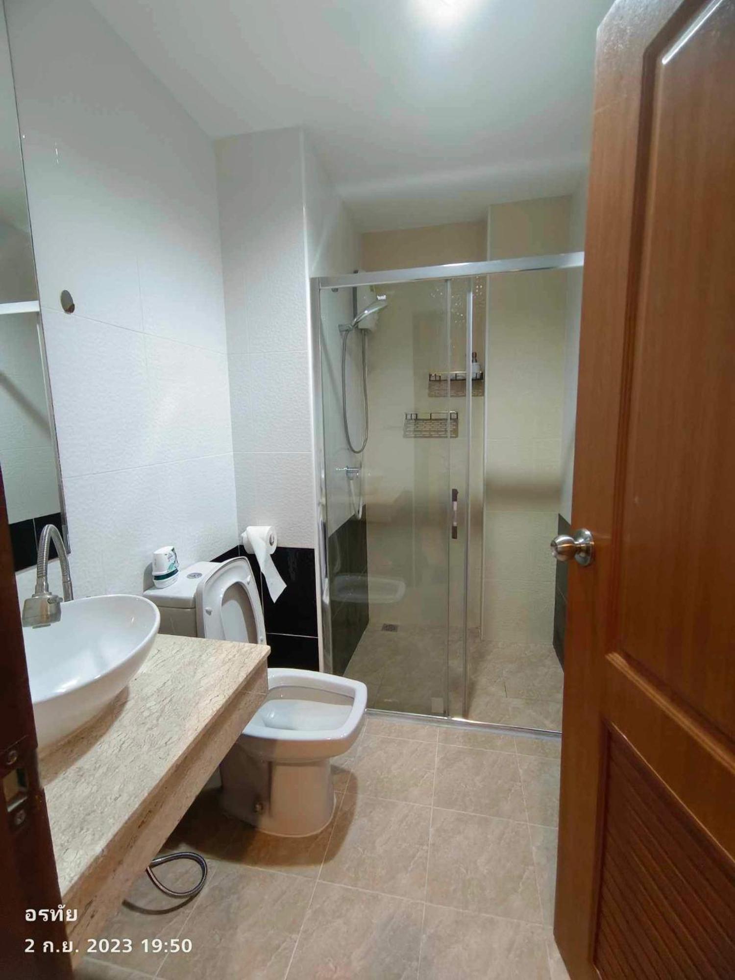Trio Gems Condo, Pattaya Thailand ジョムティエンビーチ エクステリア 写真